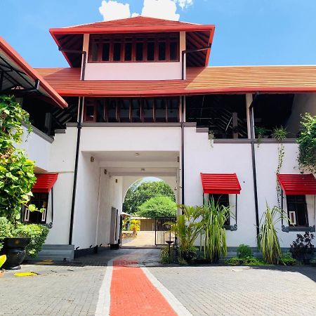 The Triangle Hotel Anuradhapura Esterno foto