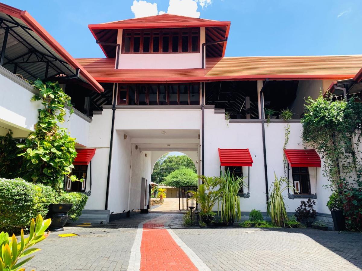 The Triangle Hotel Anuradhapura Esterno foto