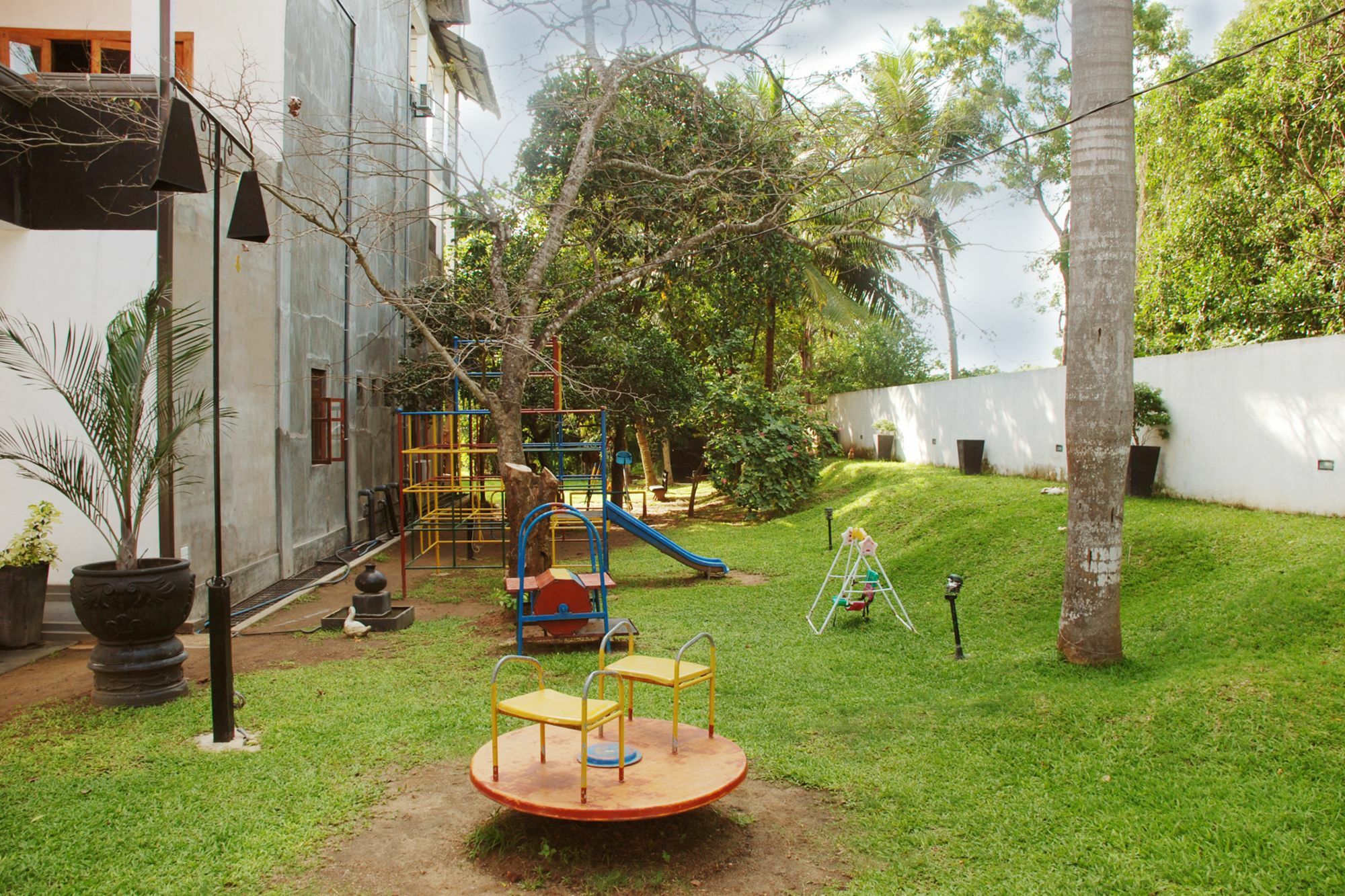 The Triangle Hotel Anuradhapura Esterno foto